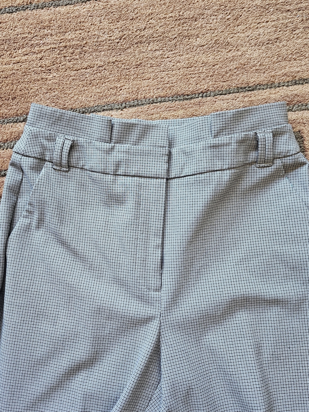 White House Black Market Women's Tailored Pants in Light Gray Micro-Check